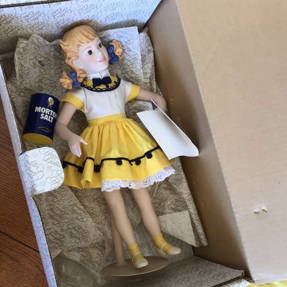 Salt Box Doll - Picture 10 of 10